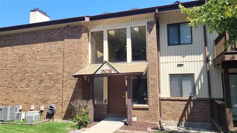 1508 Summer Run Dr #302, Florissant, MO 63033