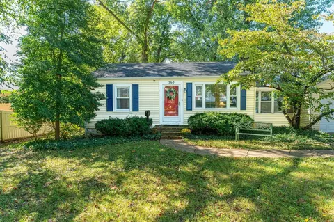 560 Harrison St, Florissant, MO 63031