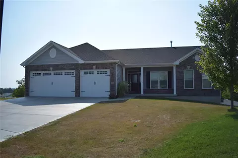 230 Schuman Dr, O'fallon, MO 63366 photo 2