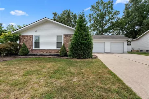 216 Mill Run Ln, Saint Peters, MO 63376