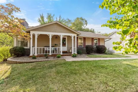 2423 Country Place Dr, Maryland Heights, MO 63043