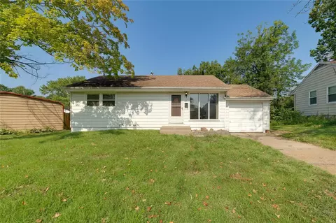 261 Presley Dr, Saint Louis, MO 63137