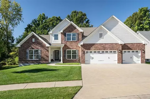2712 Brook Hill Ln, Saint Charles, MO 63303