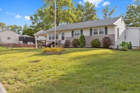 10407 Dandridge Dr, Saint Louis, MO 63123