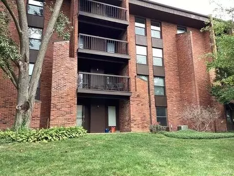 585 Coeur De Royale Dr #204, Saint Louis, MO 63141