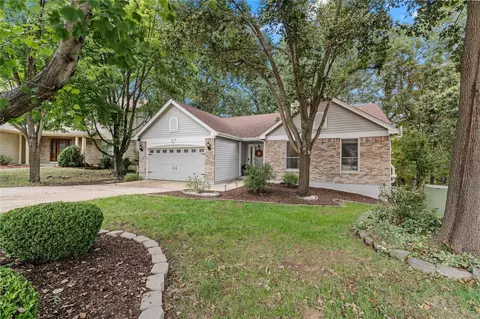 536 Wetherby Terrace Dr, Ballwin, MO 63021 photo 2