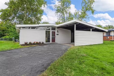 8549 Midwood Ave, Saint Louis, MO 63134