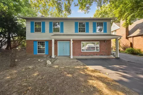 1016 Hansom Dr, Saint Louis, MO 63137