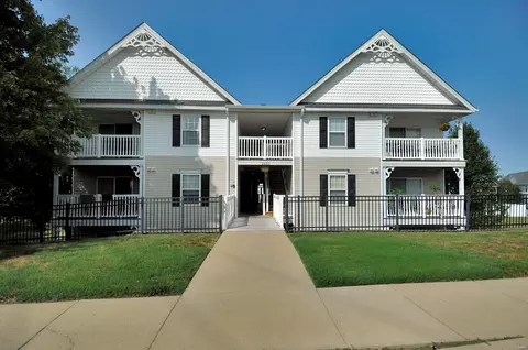 2430 Tellicherry Dr #100B, Saint Louis, MO 63125