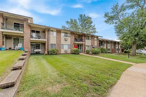 9012 Villaridge Ct #E, Saint Louis, MO 63123