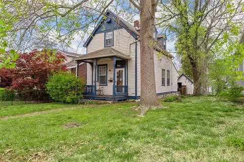 814 N 7th St, Saint Charles, MO 63301