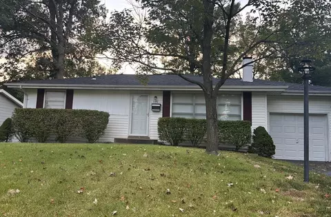 1190 Sharon Dr, Florissant, MO 63031