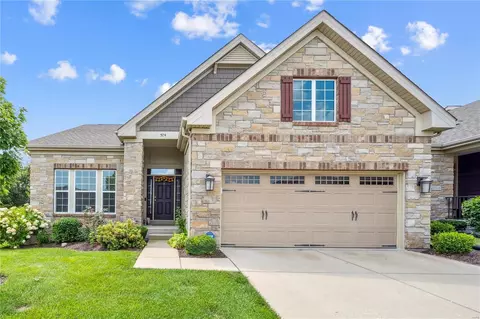 504 Trevi Ln, Ballwin, MO 63011