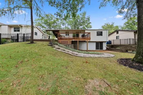 614 Twigwood Dr, Ballwin, MO 63021 photo 2