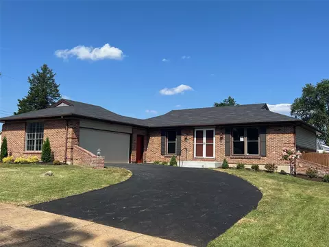 11171 Patrina Ct, Saint Louis, MO 63126