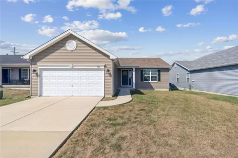 Exterior - 1011 Sweet River Dr, O'fallon, MO 63366 photo 5 of 6