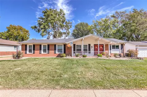 2846 Aberdeen Dr, Florissant, MO 63033