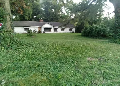 112 Woodstock Rd, Saint Louis, MO 63135