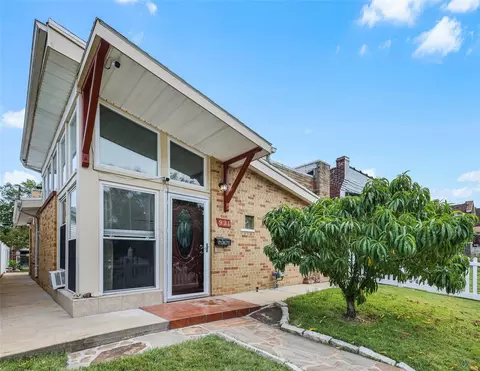921 Fillmore St, Saint Louis, MO 63111
