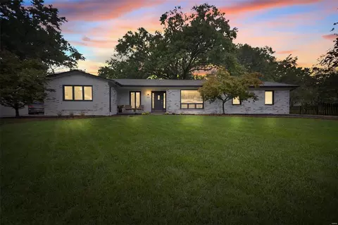 429 Tamarack Dr, Ballwin, MO 63011
