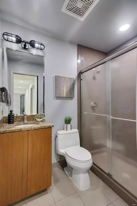 Bath - 429 Tamarack Dr, Ballwin, MO 63011 photo 2 of 2