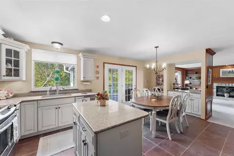 Kitchen - 2523 Barrett Springs Dr, Ballwin, MO 63021 photo 1 of 3