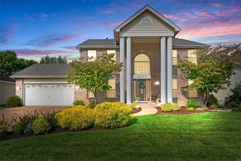 2523 Barrett Springs Dr, Ballwin, MO 63021