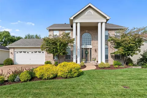 Exterior - 2523 Barrett Springs Dr, Ballwin, MO 63021 photo 2 of 20