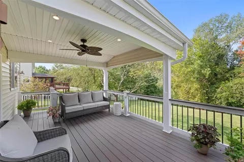 Exterior - 2523 Barrett Springs Dr, Ballwin, MO 63021 photo 6 of 20