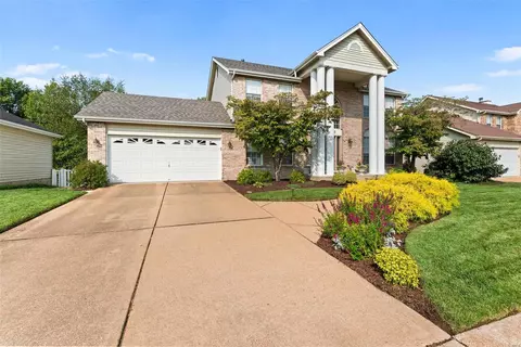 Exterior - 2523 Barrett Springs Dr, Ballwin, MO 63021 photo 3 of 20