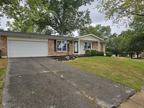 136 Cherbourg Dr, Saint Louis, MO 63129