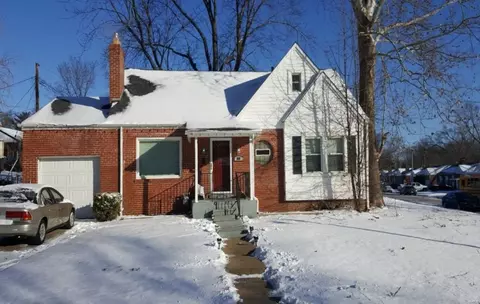 1501 Westmont Pl, University City, MO 63130