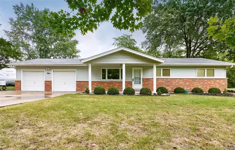 9 Sunrise Ln, Saint Peters, MO 63376