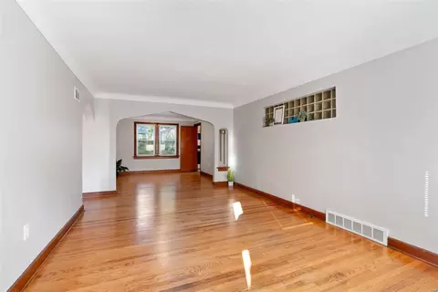 Living - 9029 Patrick Dr, Saint Louis, MO 63114 photo 1 of 2