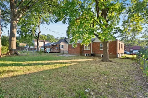 Exterior - 9029 Patrick Dr, Saint Louis, MO 63114 photo 6 of 6