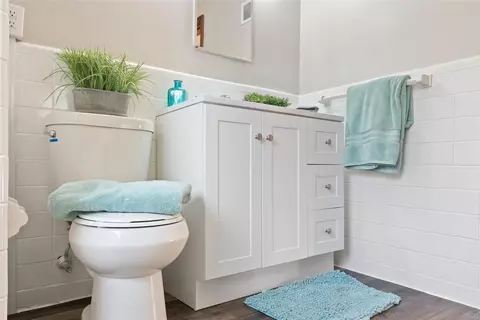 Bath - 9029 Patrick Dr, Saint Louis, MO 63114 photo 3 of 3