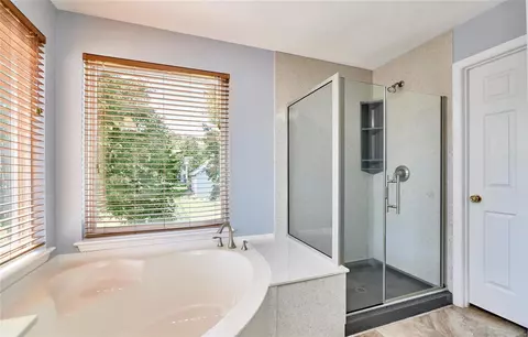 Bath - 2239 May Wine Ln, O'fallon, MO 63368 photo 3 of 4
