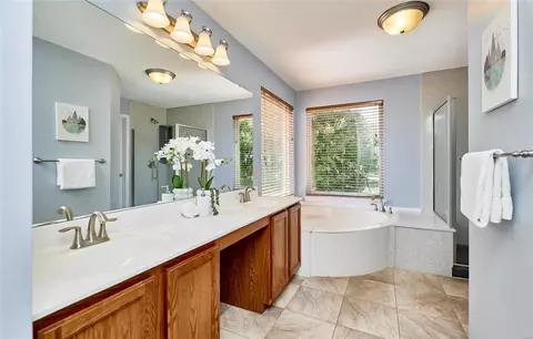 Bath - 2239 May Wine Ln, O'fallon, MO 63368 photo 2 of 4