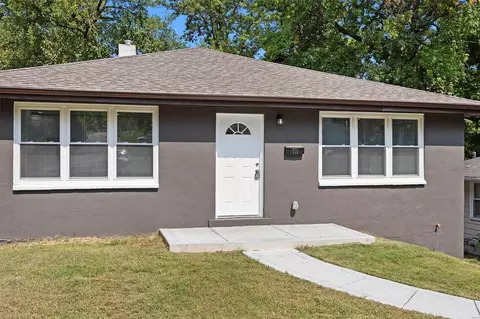Exterior - 701 Robert Ave, Ferguson, MO 63135 photo 3 of 12