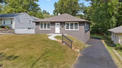 701 Robert Ave, Ferguson, MO 63135