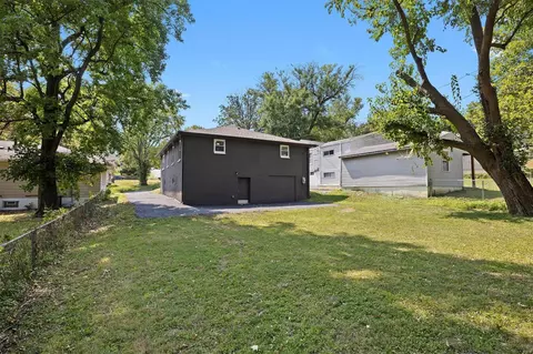 Exterior - 701 Robert Ave, Ferguson, MO 63135 photo 9 of 12