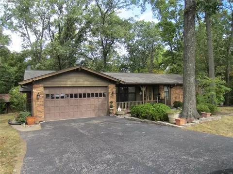 951 Feise Rd, O'fallon, MO 63368