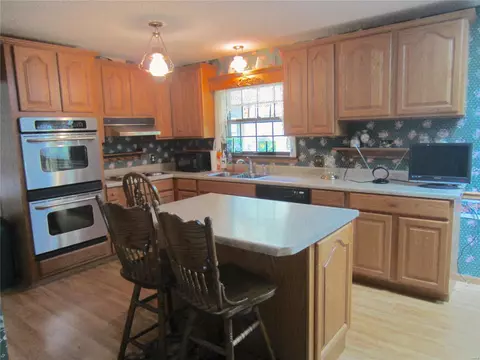 Kitchen - 951 Feise Rd, O'fallon, MO 63368 photo 2 of 3