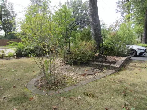 Exterior - 951 Feise Rd, O'fallon, MO 63368 photo 19 of 23
