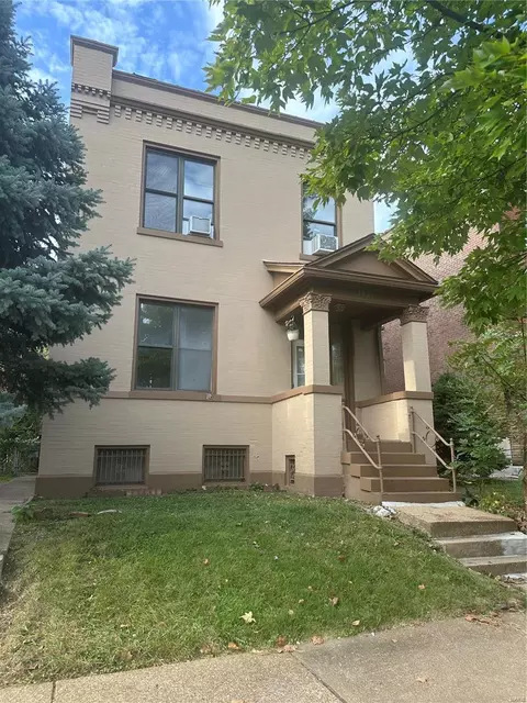 3444 Alberta St, Saint Louis, MO 63118