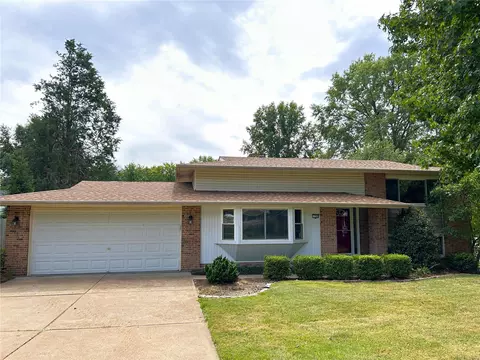 1700 Saint Francois St, Florissant, MO 63033