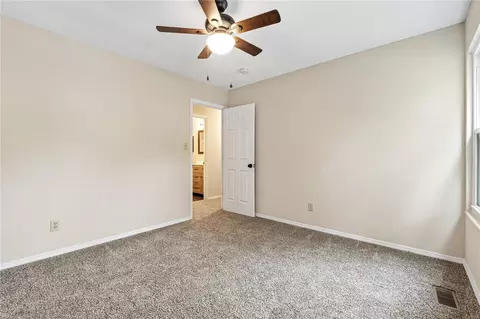 1015 Hollyleaf Ct, Ballwin, MO 63021 photo 28