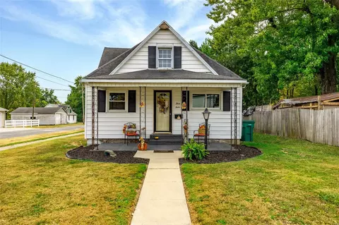 312 E Putnam St, Mount Olive, IL 62069 photo 1
