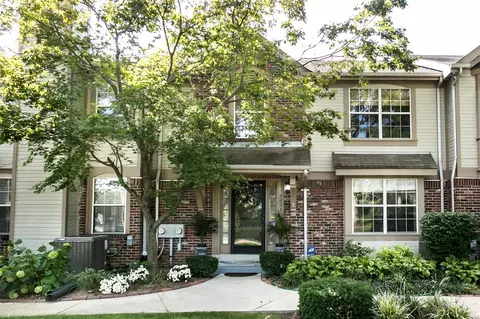 7516 Kenrick Manor Dr, Saint Louis, MO 63119