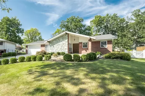 4731 Wingwood Ct, Saint Louis, MO 63129